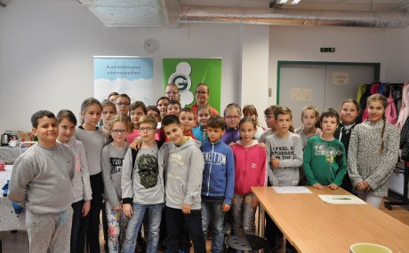 A fenntartható jövőért - iskolások százai kísérleteztek a Gaja laborfoglalkozásain